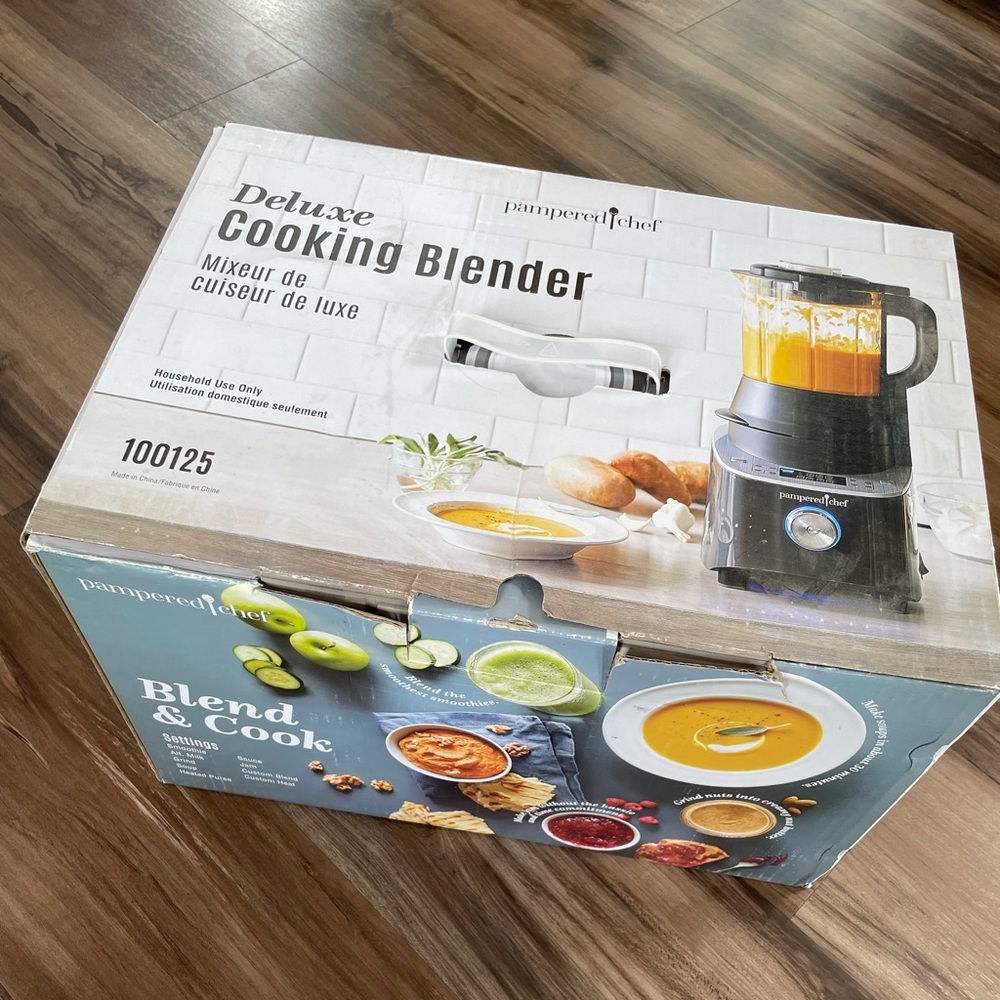 Pampered Chef deluxe cooking blender
